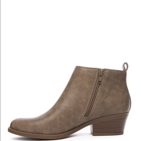 Kim Rogers Brown  Booties Sz. 7 - Picture 2 of 5